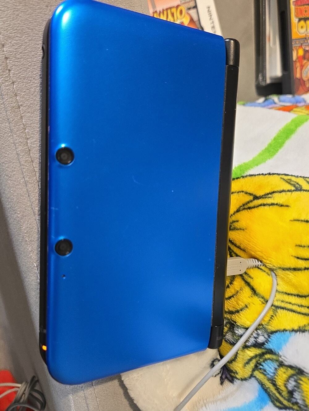 Nintendo 3DS XL Blue With Charger and Hard CASE